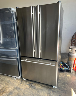Deal on JennAir 3‑Door Stainless — Clean, Ice Maker