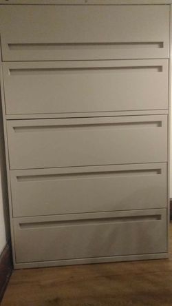 Metal filling cabinet