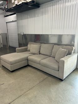 Sectional Couch FREE DELIVER