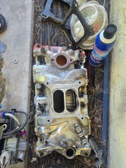 Performer EPS Intake Manifold for Small Block Chevy