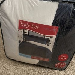 Full/Queen comforter set 