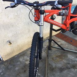 BEAUTIFUL BIKE CANNONDALE LEFTY!  EVERYTHING WORKS!  TUNE UP READY!  REPLACEMENT TIRES!  VERY CLEAN 