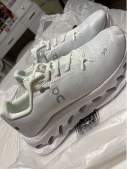 White ON cloud shoes women
