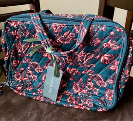Brand New Vera Bradley Make-Up Travel Bag