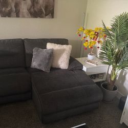 Gray Sectional Couch W/Power Recliners & Chaise 