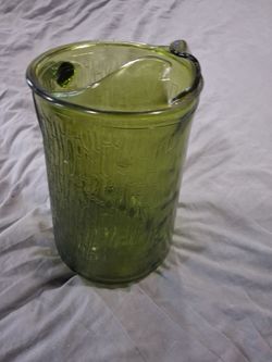 MCM Anchor Hocking Green Glass Pitcher – Pagoda / Tahiti Bamboo Textured Glass