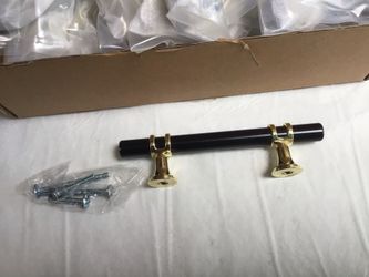 Nice, luxury, Kitchen bathroom cabinet pull handles. Drawer handle pulls. 5”Length, 3” on center of holes.