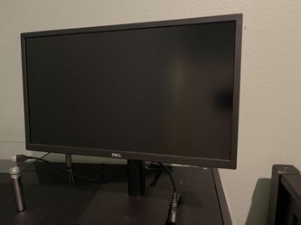 2 Dell 22in Monitors