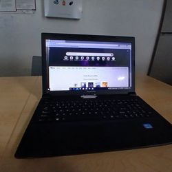 LENOVO LAPTOP COMPUTER  500 GIGS HARD DRIVE STORAGE AND  4 GIGS  MEMORIES  WITH CAMERA AND WIFI ORIGINAL CHARGER  EVERYTHING WORKS PERFECTLY 