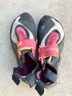 Climbing shoes