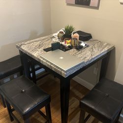 Dining Room Table With 4 Chair 