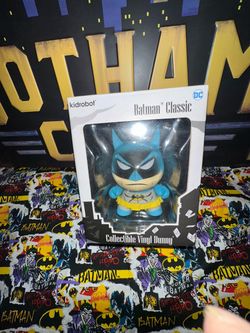 Kidrobot DC Batman Classic Collectible Vinyl Dunny