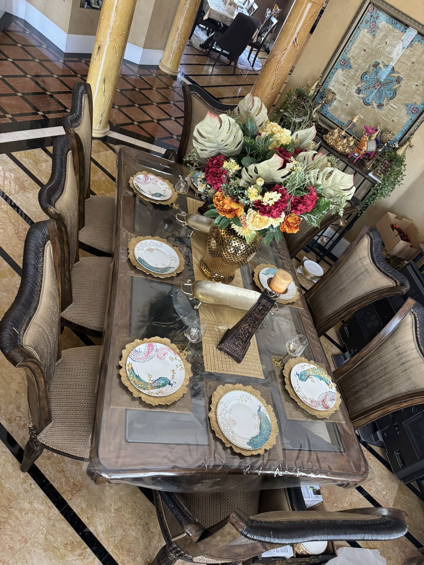 Formal, High-End Dining Table with 8 Chairs – Excellent Condition