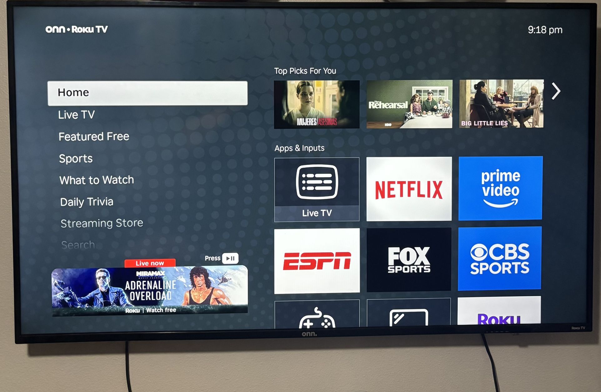 55” smart Tv + Wall Mount
