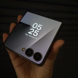 Samsung Galaxy Z Flip 7 – Excellent Condition (T-Mobile Only)