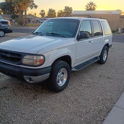 1999 Ford Explorer