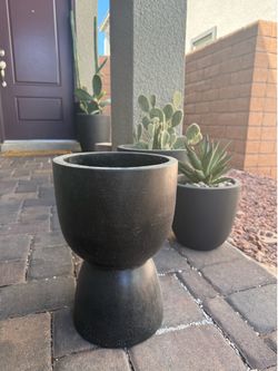 Black Heavy Duty Planter Pot