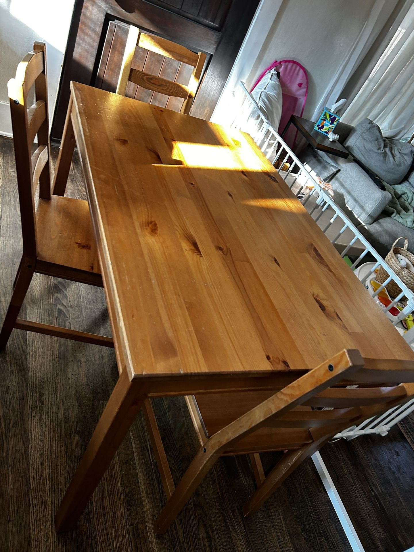 Free Dining Table