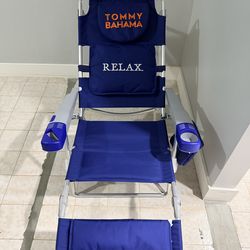 Tommy Bahama 4-Position Face-Opening Read Through Lounger with Ottoman, Portable Folding Beach Chair, Navy