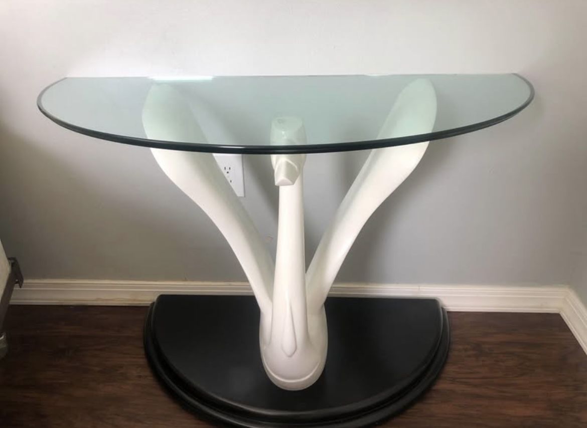 Beautiful Swan Table(glass Top