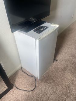 Mini fridge