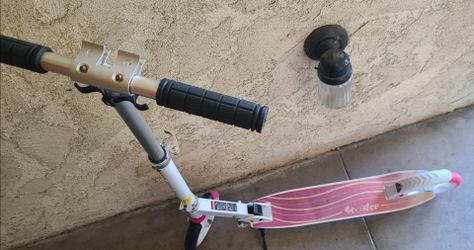 Girls beleev scooter