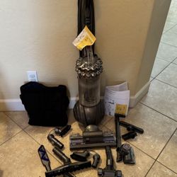 DYSON CINETIC BIG BALL ANIMAL + ALLERGY VACUUM