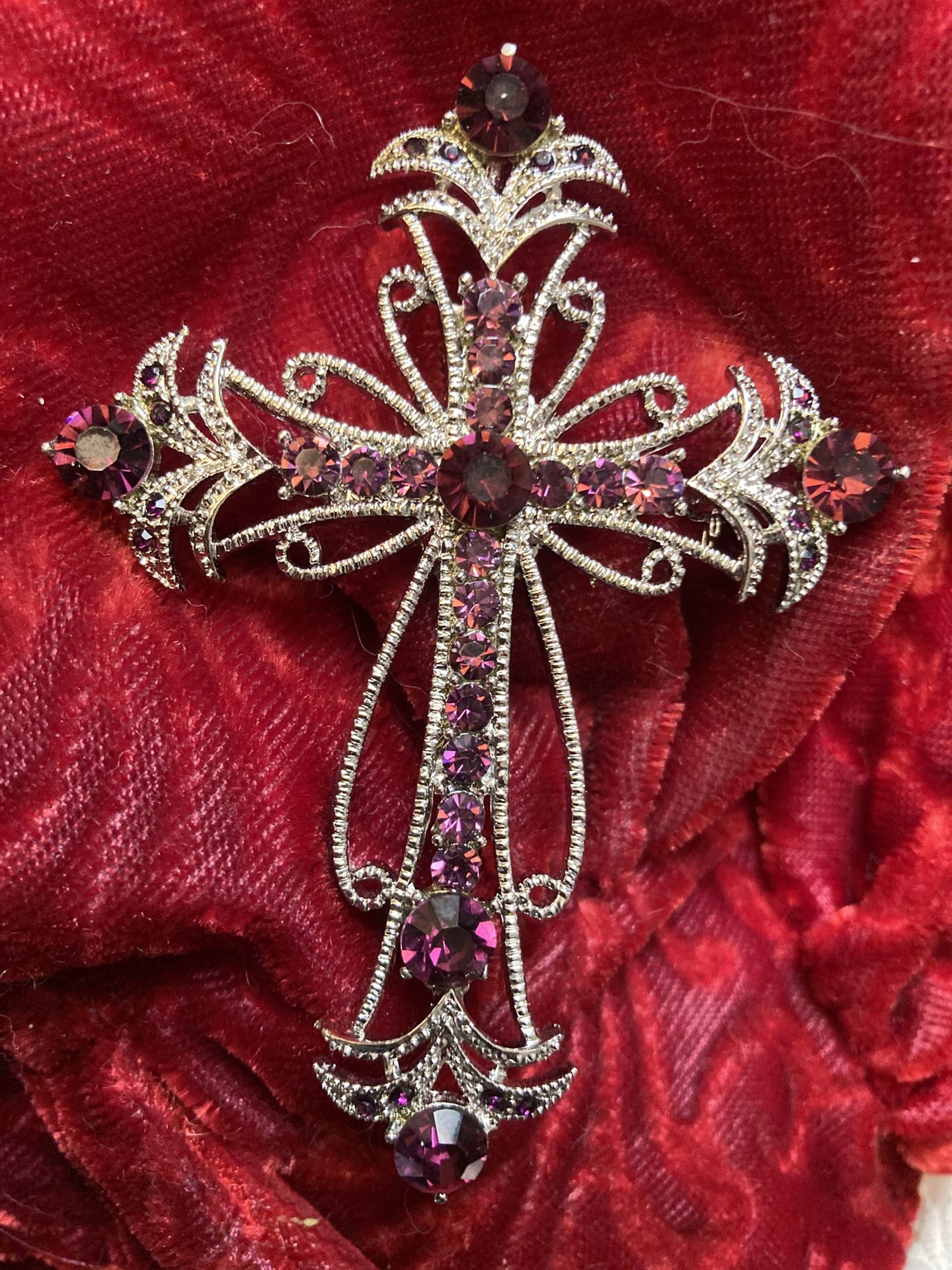 Vintage Silver Tone Cross Pendant/pin