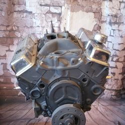 Chevy Corvette Camaro Z-28 C10 Chevelle Nova Impala 4-Bolt 350 Small Block Engine