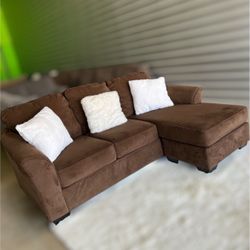 Small Used Sectional Sofa Couch (DELIVERY AVAILABLE)