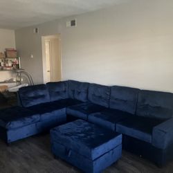 BRAND NEW REVERSIBLE SECTIONAL SOFA WITH STORAGE OTTOMAN 