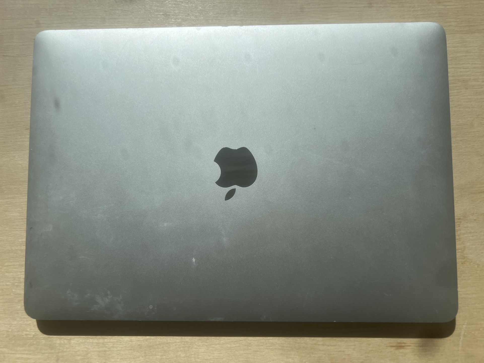 MacBook Air M1 2020 – $300 Quick Sale! (Screen Note Below)