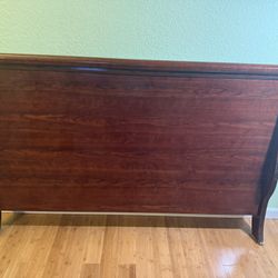 Solid wood head and foot boards Queen size