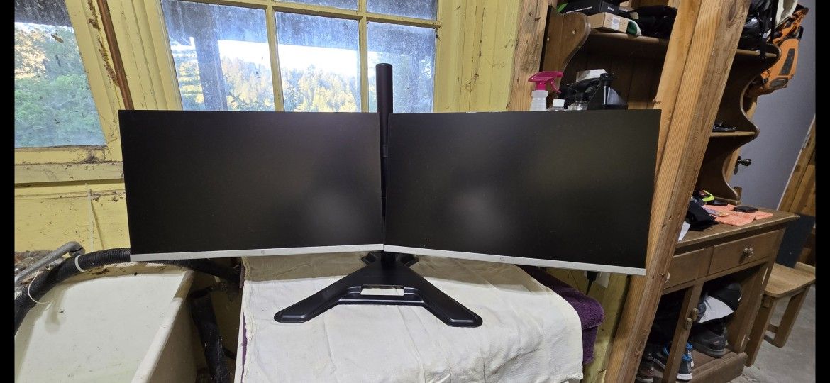 21 Inch HP Monitors