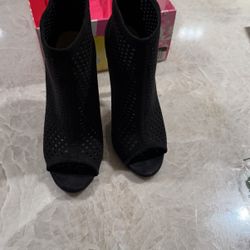 Chinese Laundry Heel New  Size 8 