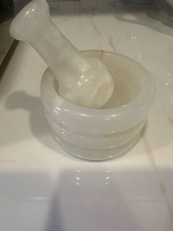 Marble mortal and pestle