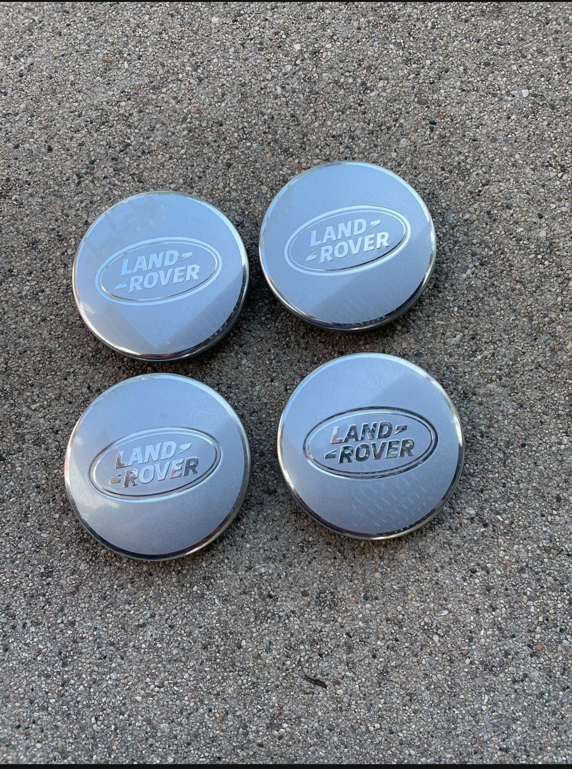 Land Rover Silver Center Wheel Caps (4)