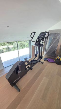 Life Fitness E5 Elliptical w/ Track+ Console