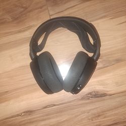 STEELSERIES GAMING HEAD PHONES