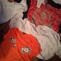 VESTIDOS Y BLUSAS A $3 CADA UNA EN SUN VALLEY 