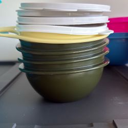 Brand New Never Used Tupperware Bowls