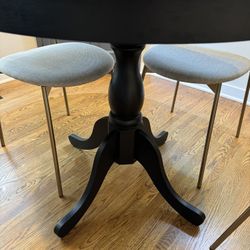  Round Table With 4 Chairs Can Be Sold Separately