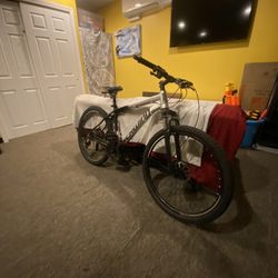 Schwinn 27.5 (READ DESC)
