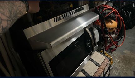 Broan Exhaust Hood & Frigidaire Microwave 