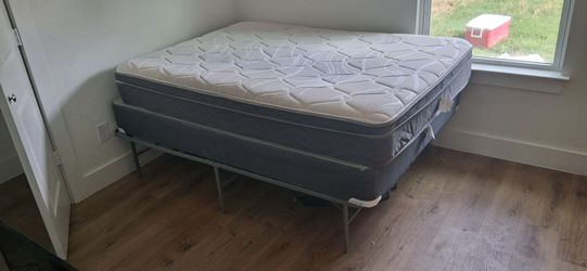 Full size bed