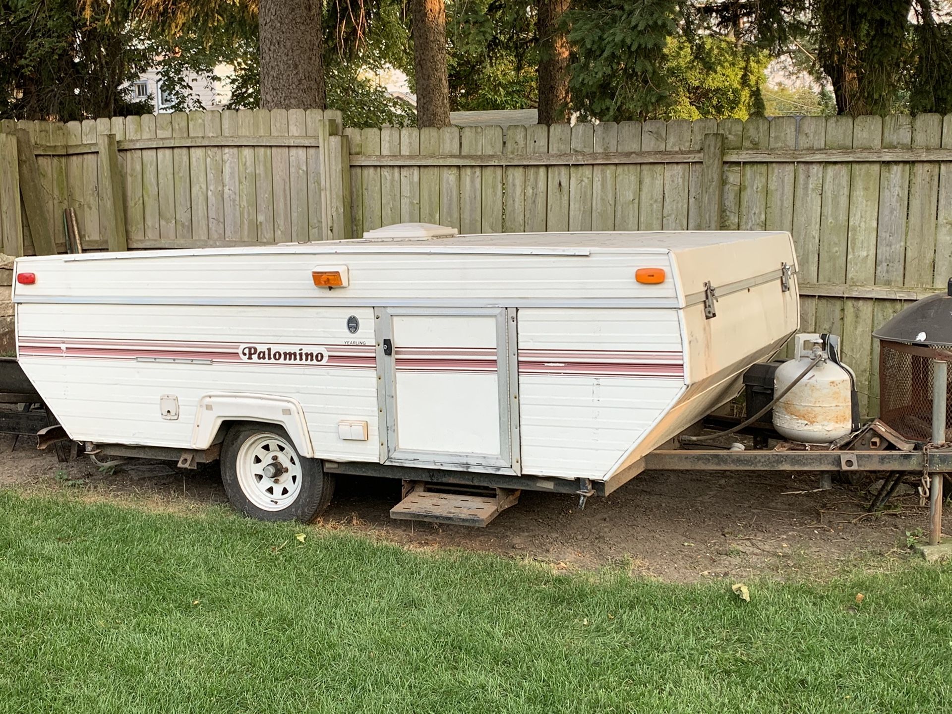 1993 Palomino Pop-up Empty camper shell.