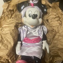 Disney Minnie Mouse Musical Figurine 