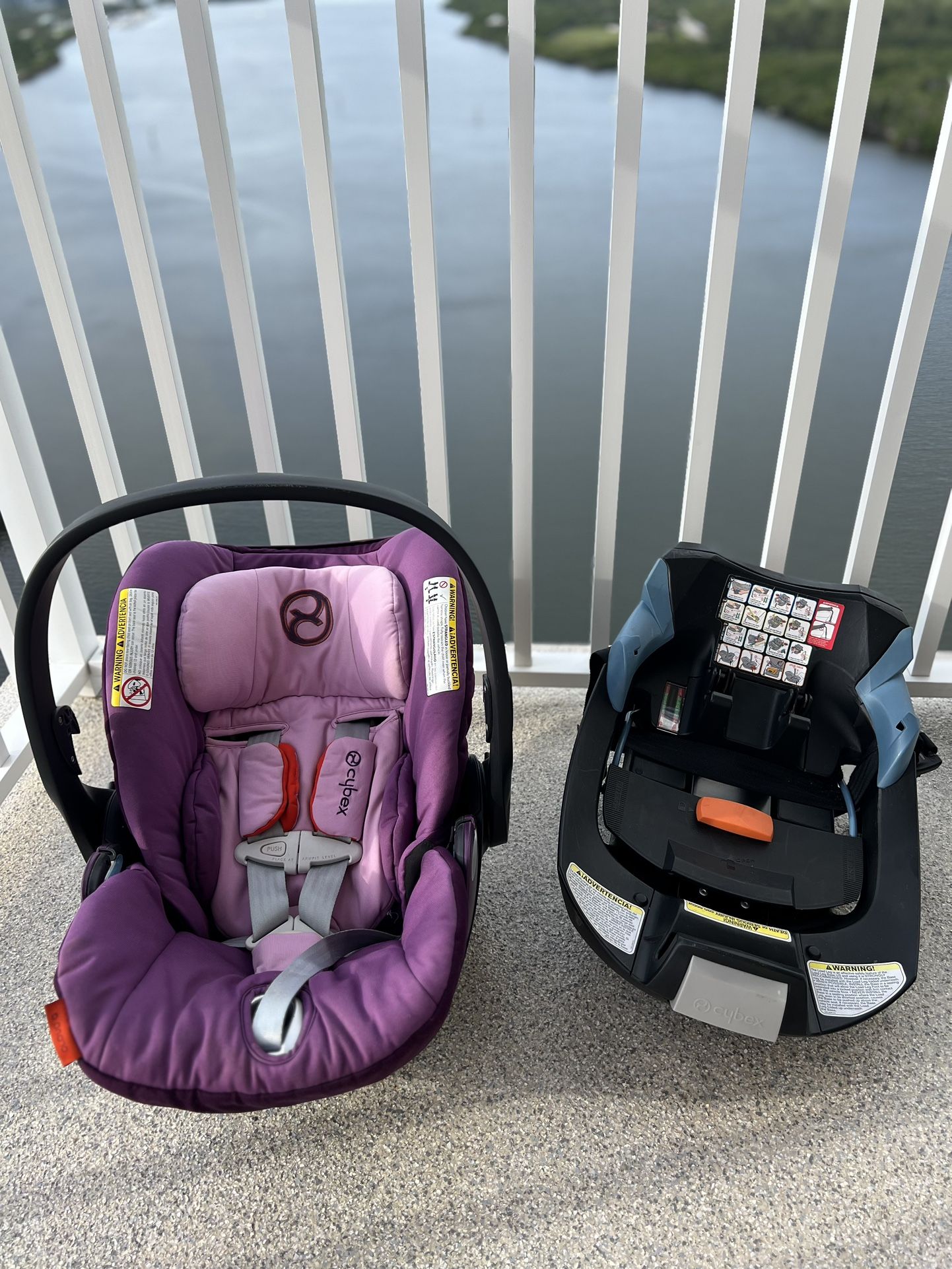 Cybex Car seat Cloud Q Comes With Base Pink Purple