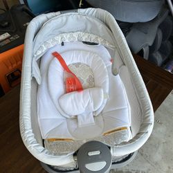 Graco Baby Bassinet