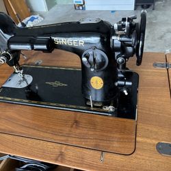 Singer Sewing Machine 